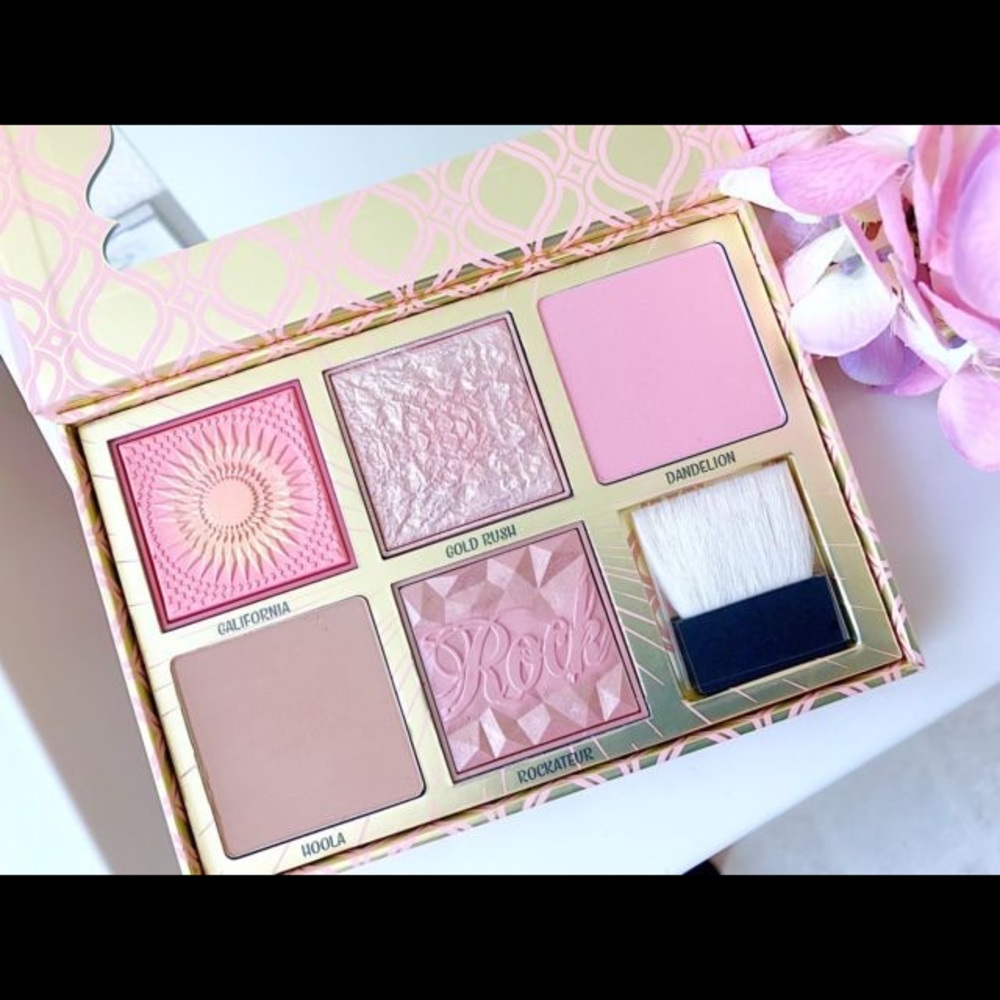 Benefit Blush Bar Cheek Palette